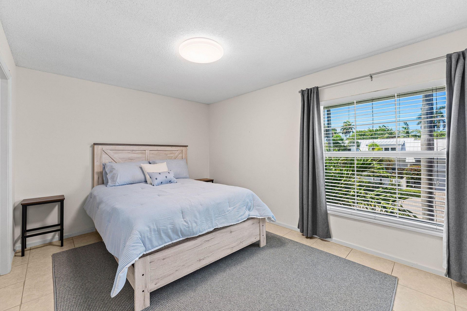 99 Seabreeze Avenue, Unit 4, Delray Beach, FL 33483 Photo