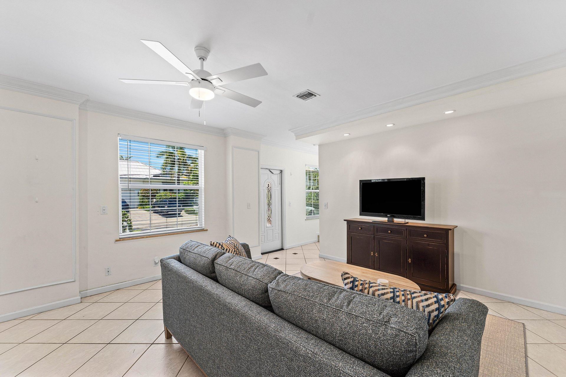 99 Seabreeze Avenue, Unit 4, Delray Beach, FL 33483 Photo
