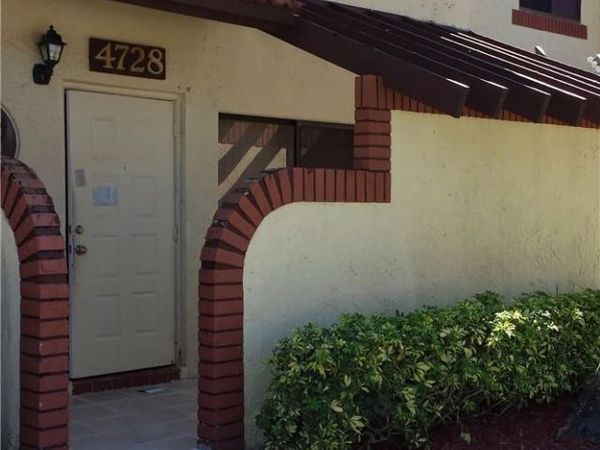 4728 NW 90th Avenue, Sunrise, FL 33351