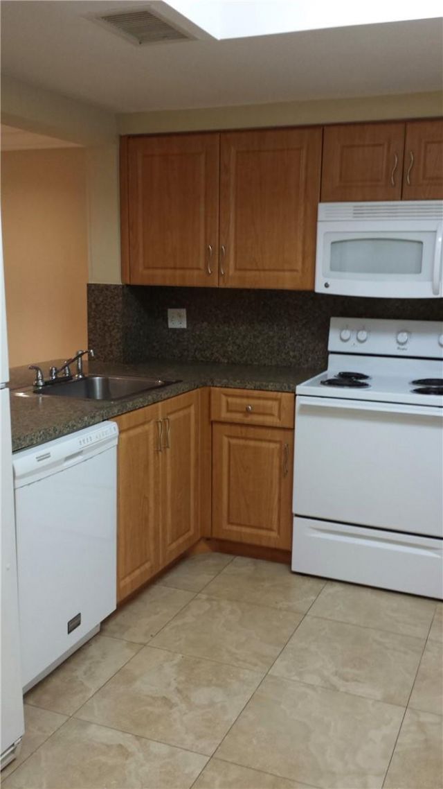 4728 NW 90th Avenue, Sunrise, FL 33351 Photo