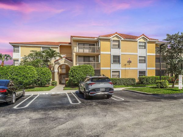 5701 Riverside Drive, Unit 102b6, Coral Springs, FL 33067