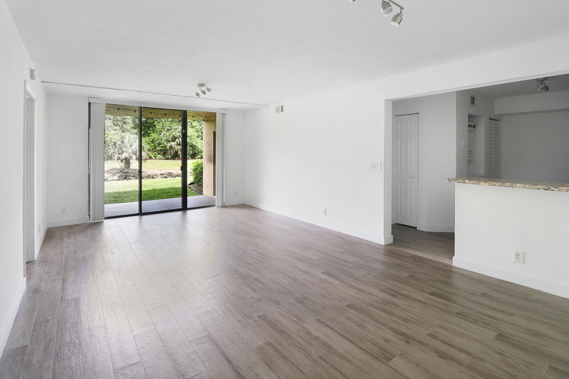 5701 Riverside Drive, Unit 102b6, Coral Springs, FL 33067 Photo