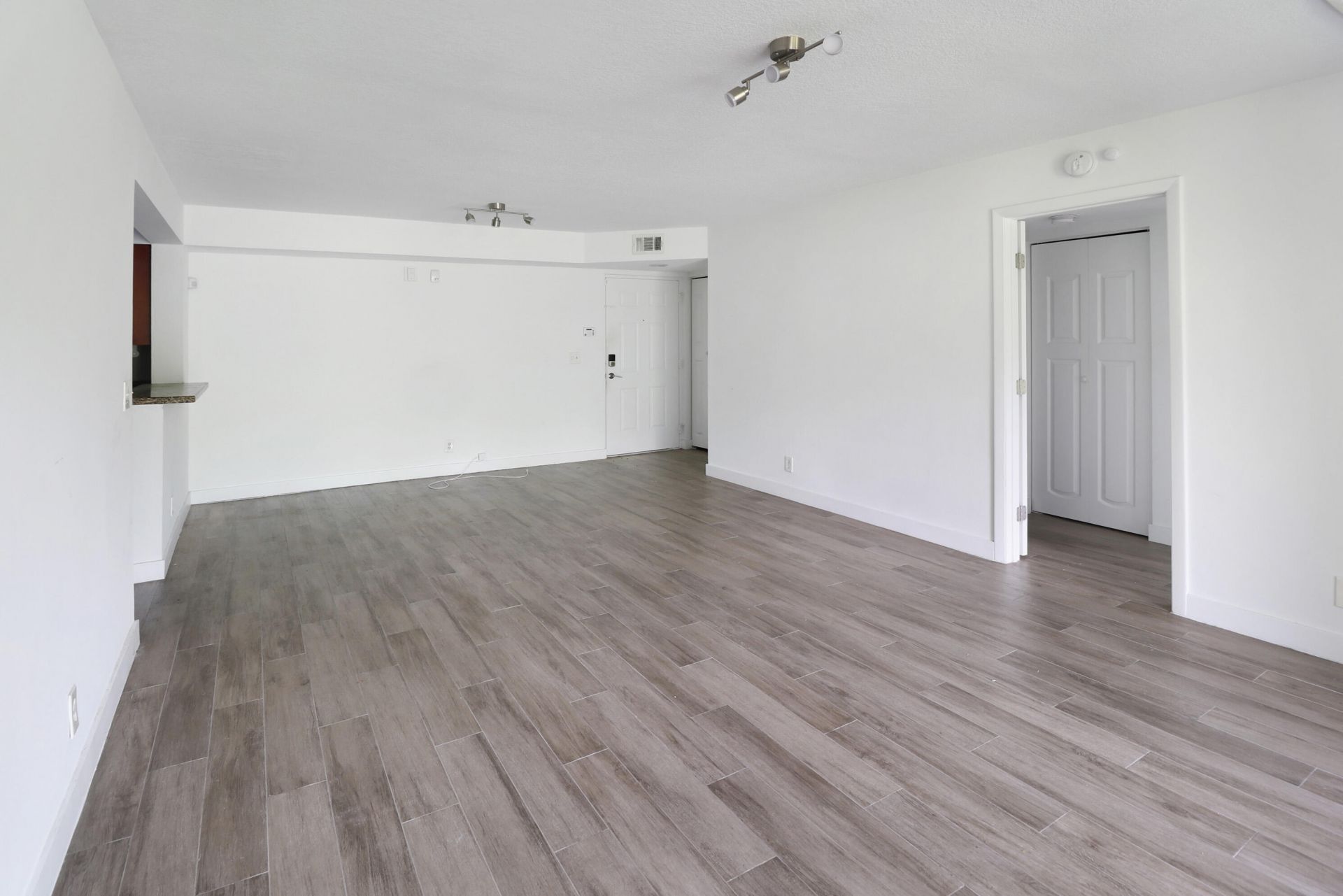 5701 Riverside Drive, Unit 102b6, Coral Springs, FL 33067 Photo
