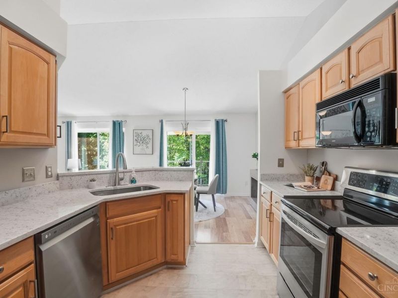 5892 Stonebridge Circle, Unit 302, Miami Twp, OH 45150 Photo 19