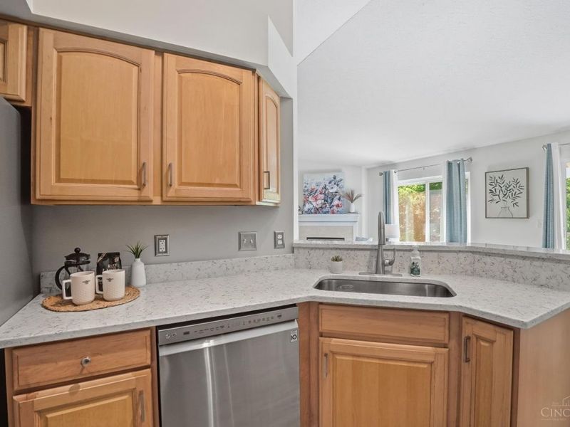 5892 Stonebridge Circle, Unit 302, Miami Twp, OH 45150 Photo 20