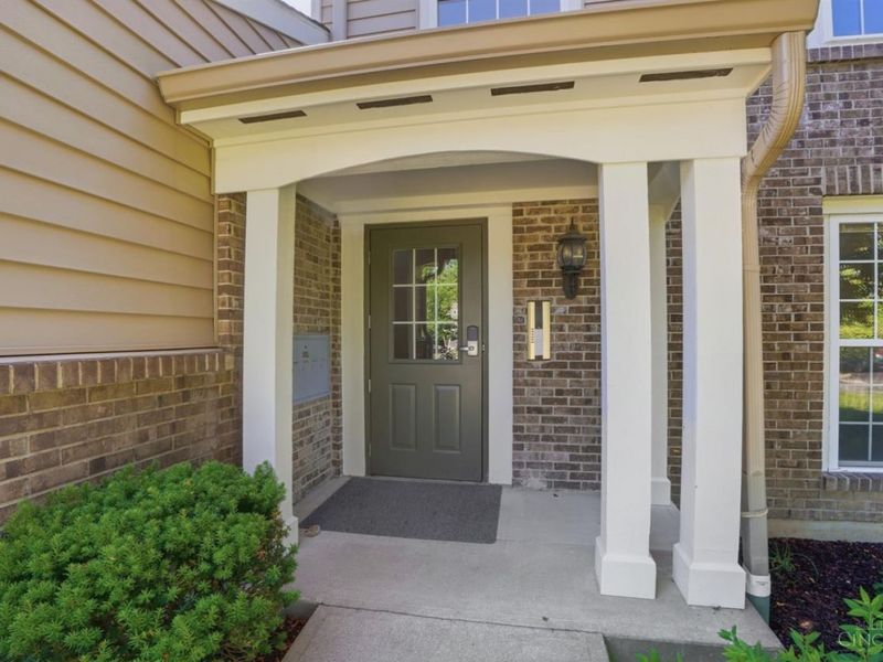 5892 Stonebridge Circle, Unit 302, Miami Twp, OH 45150 Photo 4