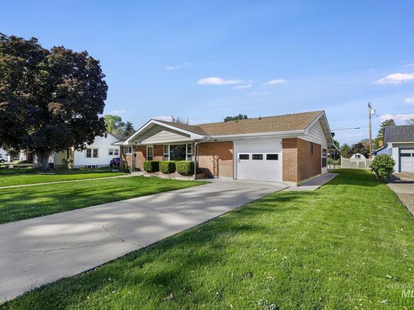 245 S 5th E, Mountain Home, ID 83647