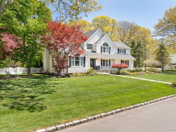 3 Mirabelle Court, Mount Sinai, NY 11766