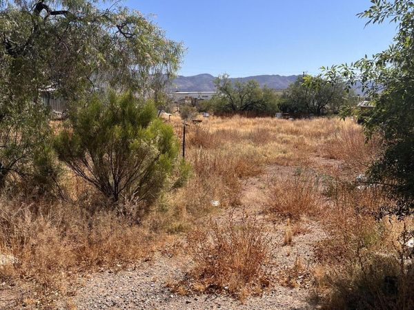 26635 S GRANDVIEW Drive E, Unit 19, Congress, AZ 85332
