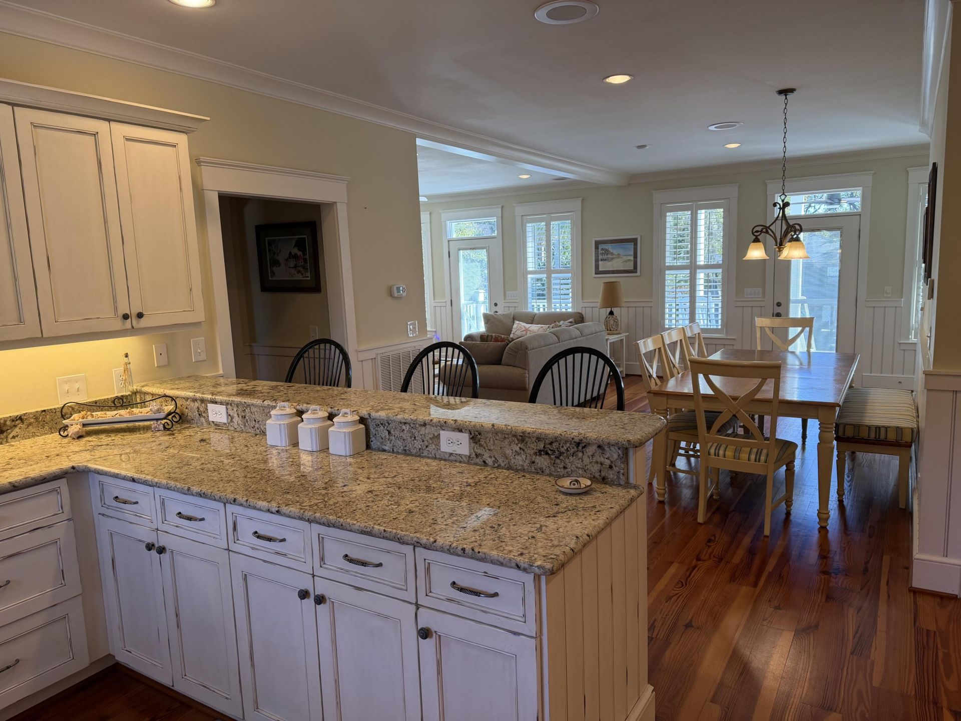 709 Jungle Road Photo 10