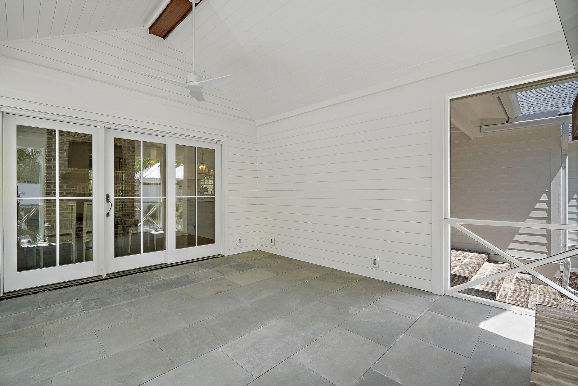 115 Freeman Street Photo 29