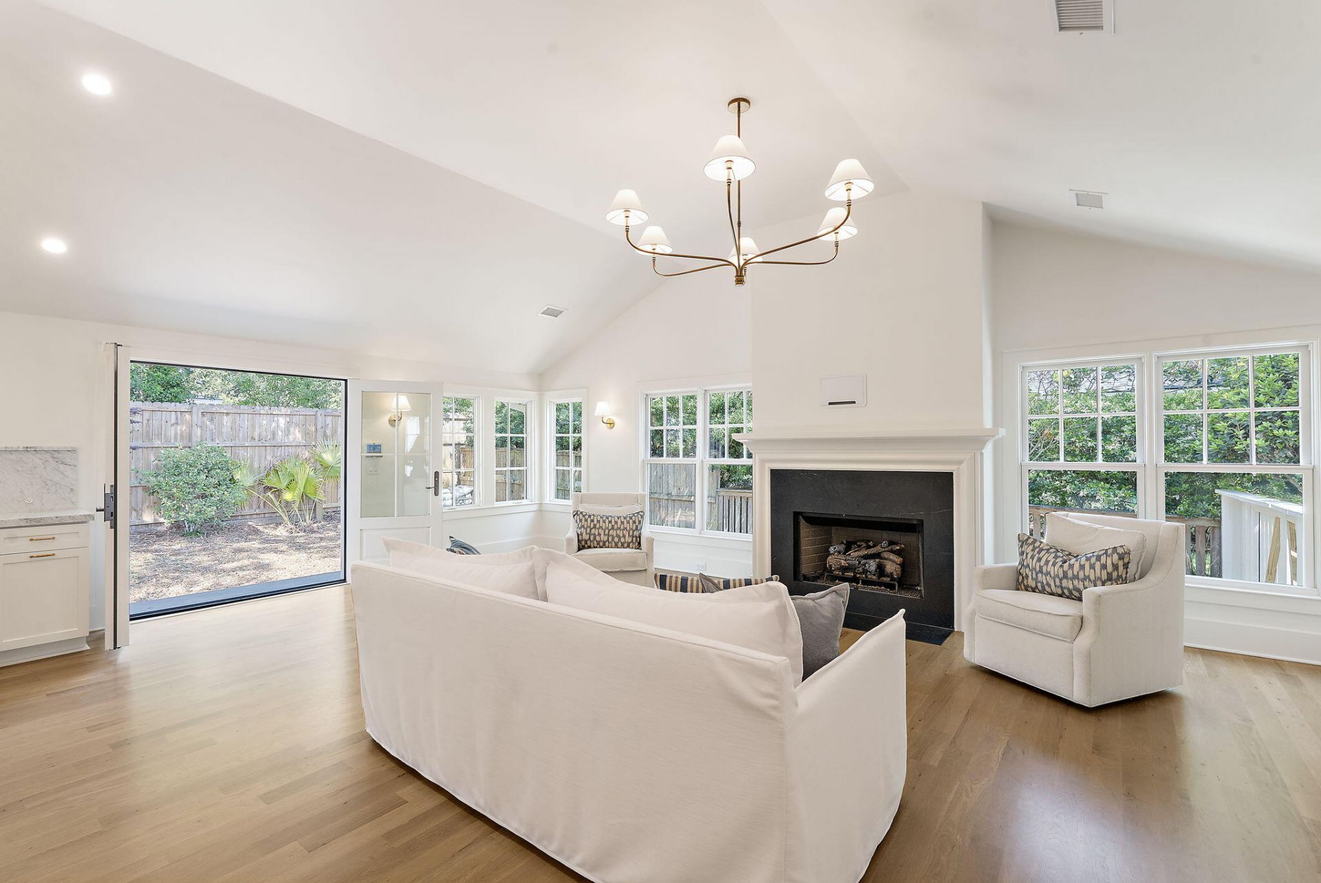 115 Freeman Street Photo 33