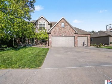 7427 S 102 Avenue , La Vista, NE 68128