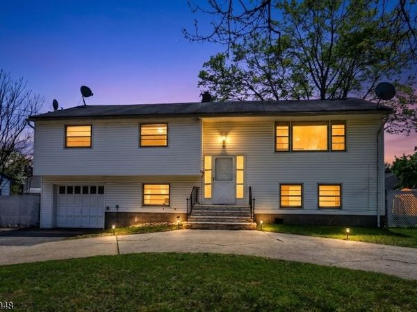 5 Burnside Pl, Wayne, NJ 07470