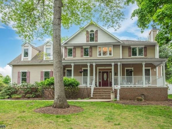 37 Thomas Ter, Wayne, NJ 07470