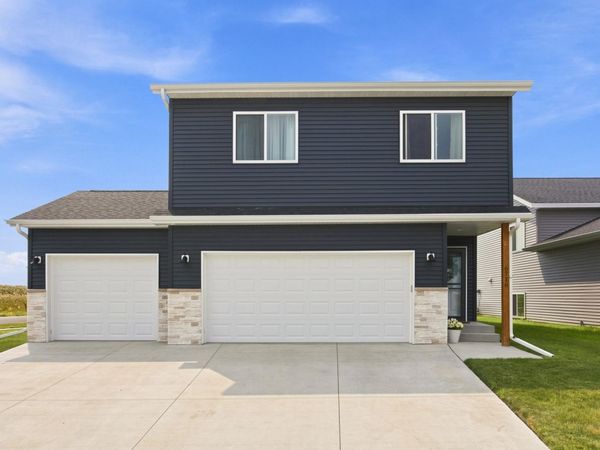 6716 66th Avenue S, Horace, ND 58047