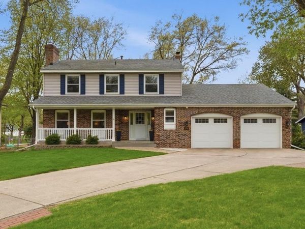 8390 Sunnyside Road, Mounds View, MN 55112