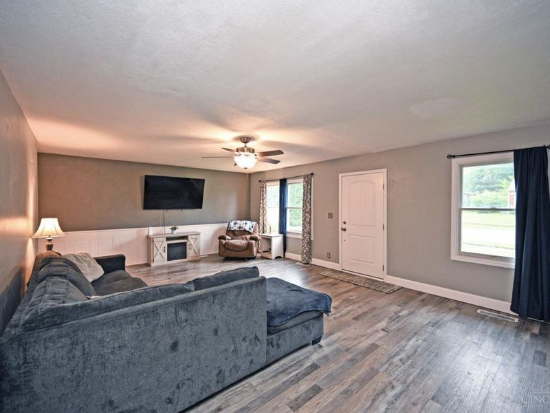 619 Carefree Drive, Union Twp, OH 45244 Photo 4