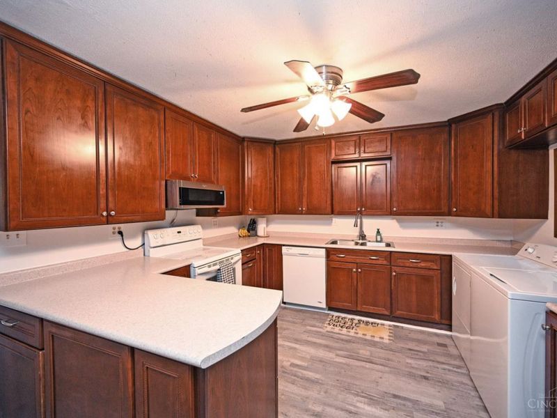 619 Carefree Drive, Union Twp, OH 45244 Photo 5