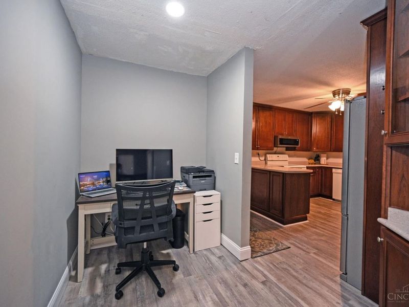 619 Carefree Drive, Union Twp, OH 45244 Photo 9