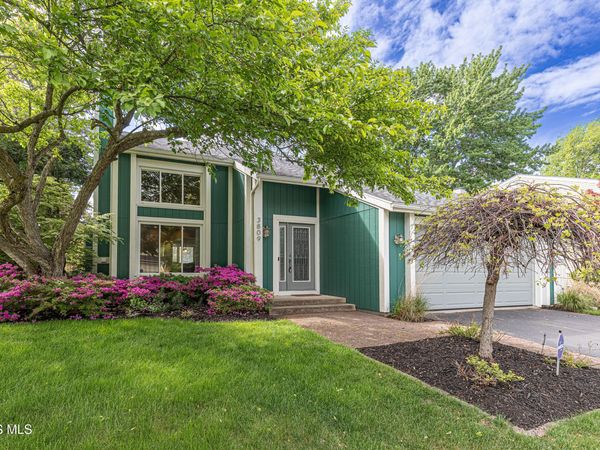 3809 Farmbrook Drive , Sylvania, OH 43560