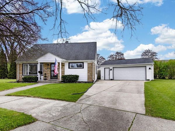 3206 Lakeview CIRCLE, Racine, WI 53402