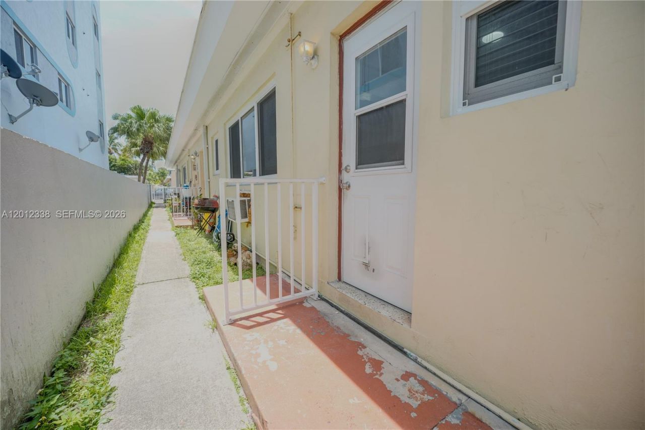 719 83rd St , Miami Beach, FL 33141 Photo