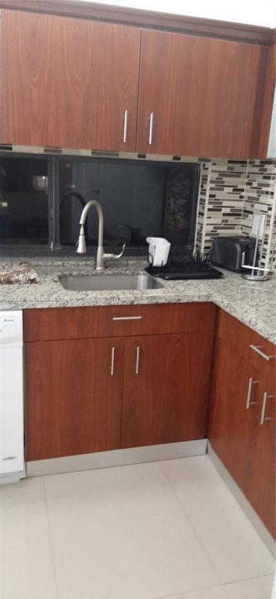 16909 N Bay Rd , Unit 914, Sunny Isles Beach, FL 33160 Photo