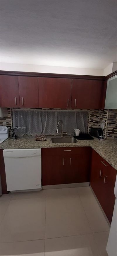 16909 N Bay Rd , Unit 914, Sunny Isles Beach, FL 33160 Photo