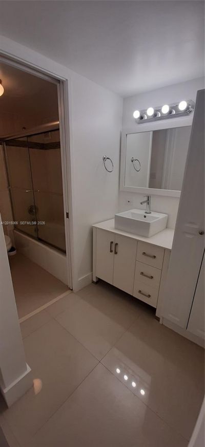 16909 N Bay Rd , Unit 914, Sunny Isles Beach, FL 33160 Photo