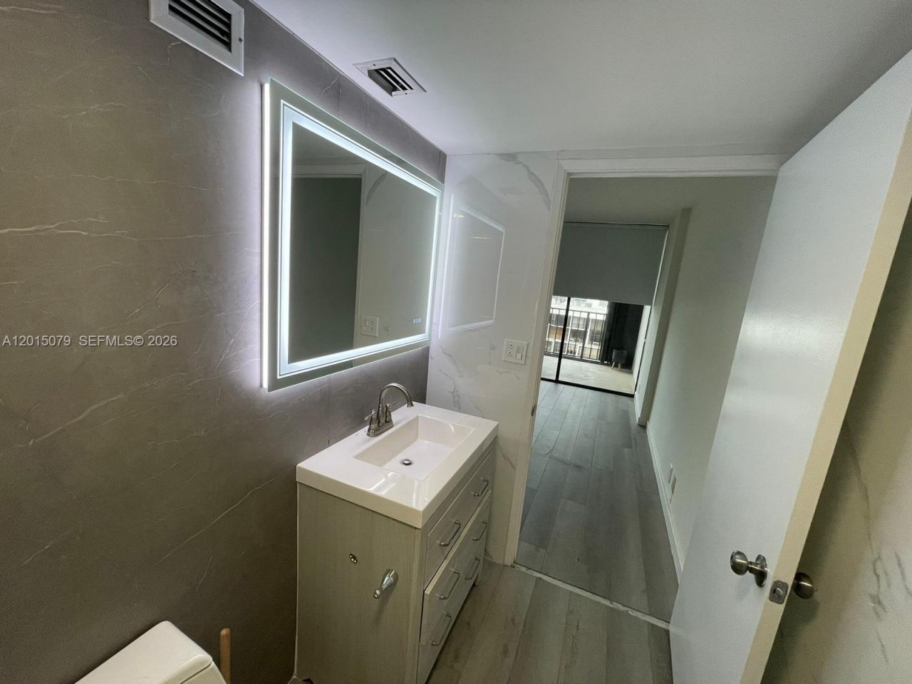 1901 Brickell Ave , Unit B2104, Miami, FL 33129 Photo
