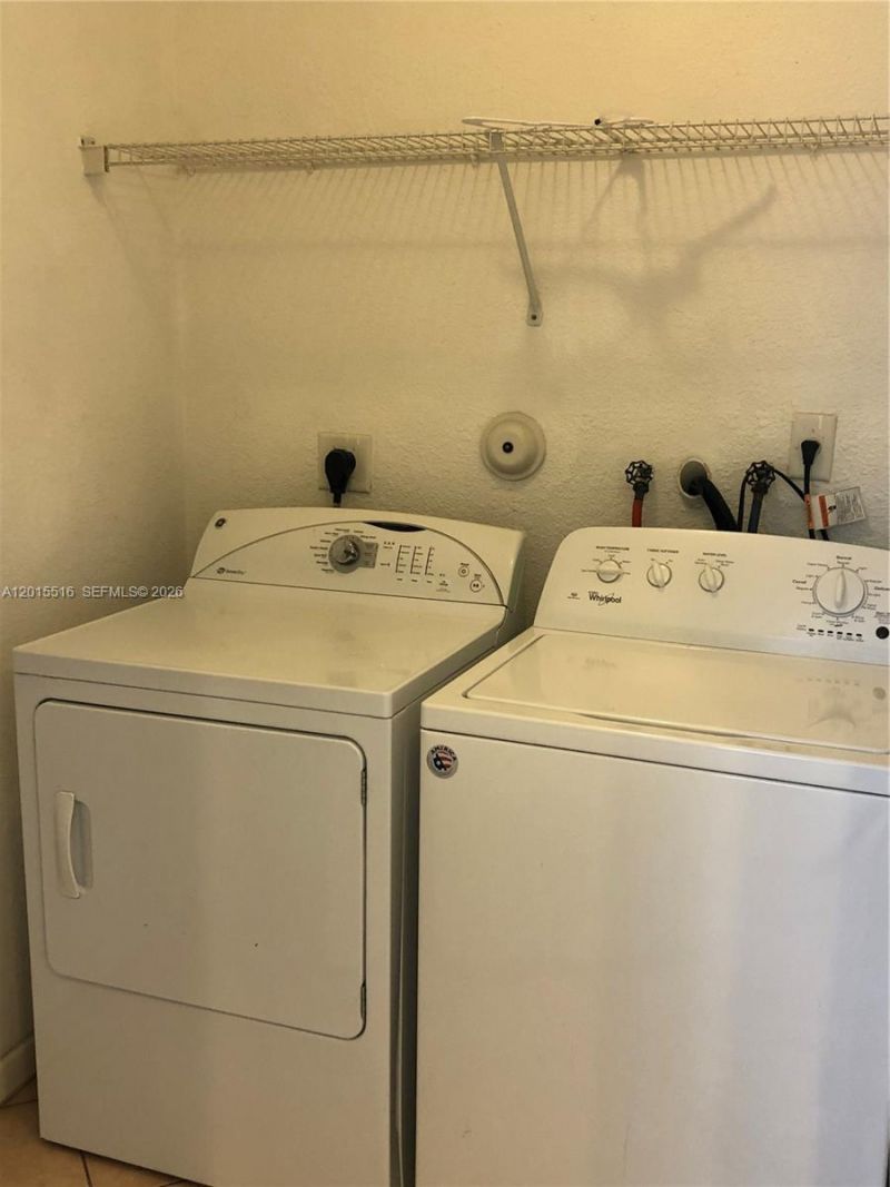 693 Live Oak Ln, Weston, FL 33327 Photo