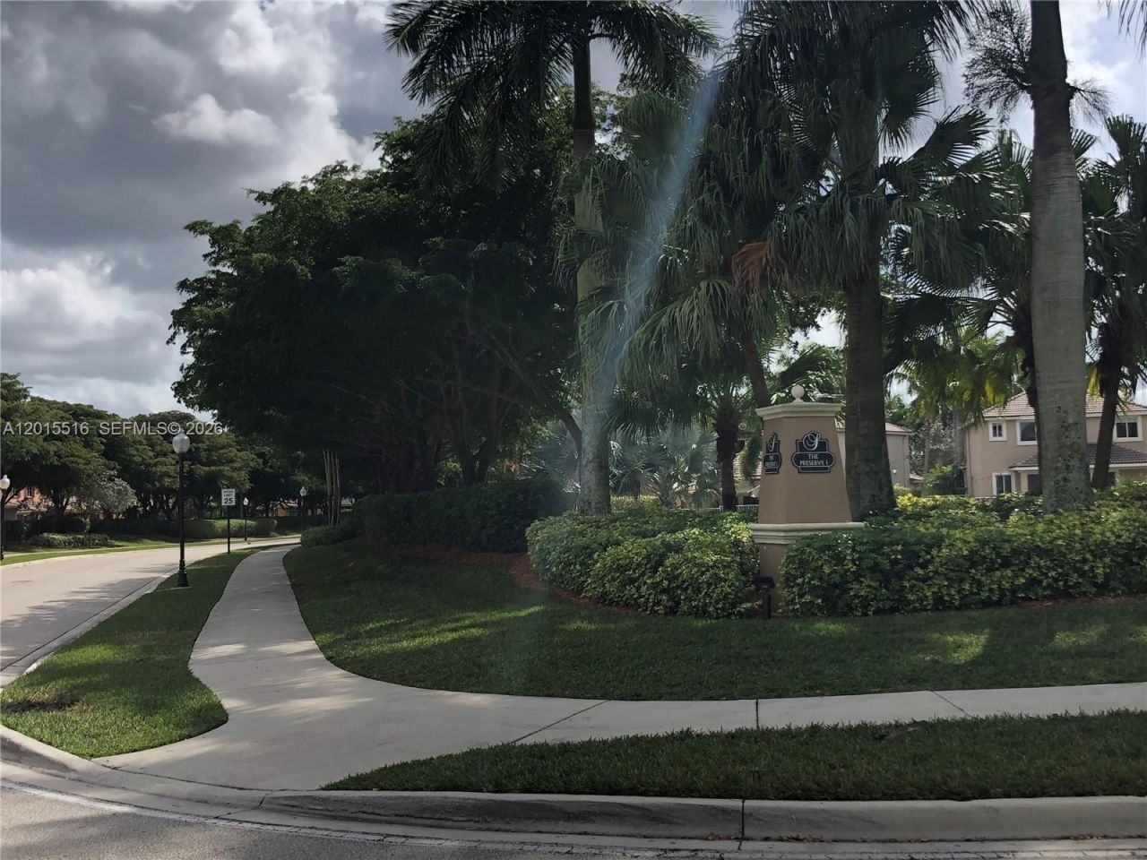 693 Live Oak Ln, Weston, FL 33327 Photo
