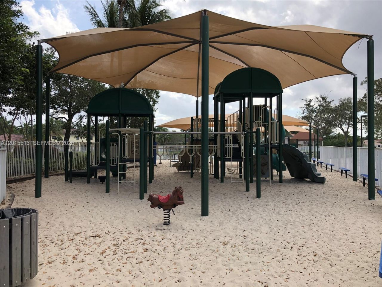 693 Live Oak Ln, Weston, FL 33327 Photo