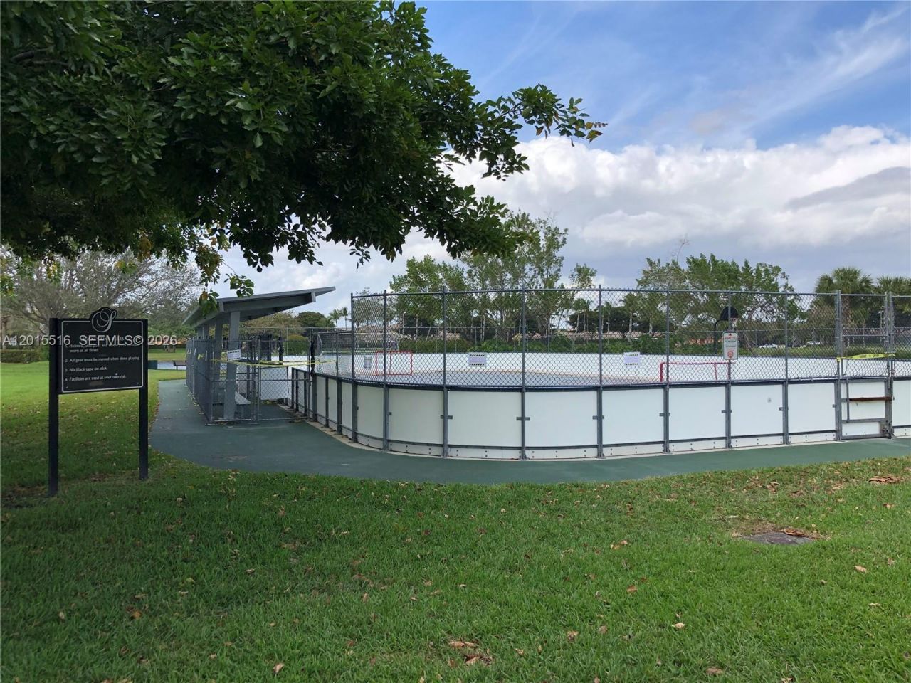 693 Live Oak Ln, Weston, FL 33327 Photo