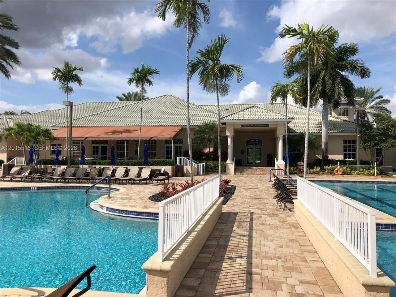 693 Live Oak Ln, Weston, FL 33327 Photo