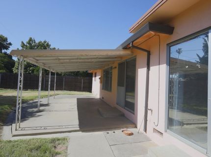 5080 Bonniemae Way, Sacramento, CA 95820 Photo