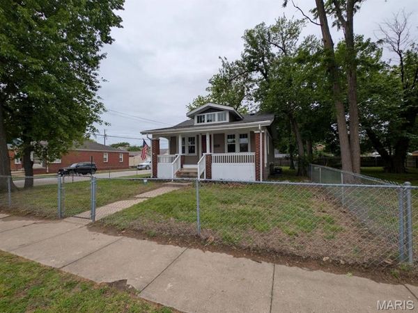504 Leslie Avenue , Wood River, IL 62095