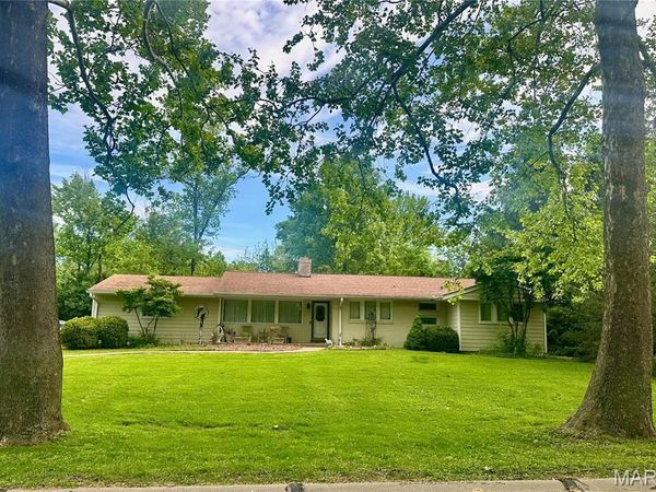 9 Ranch Lane, St Louis, MO 63131