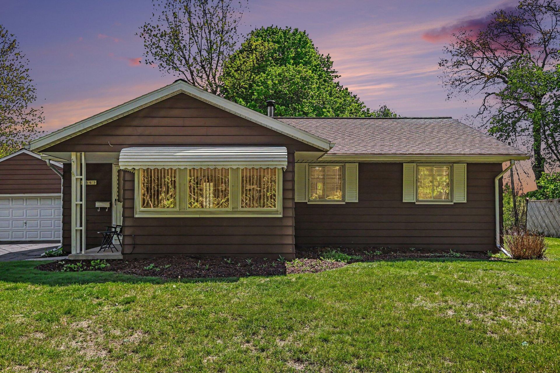 2561 Parkside Drive, Jackson, MI 49203 Main Photo
