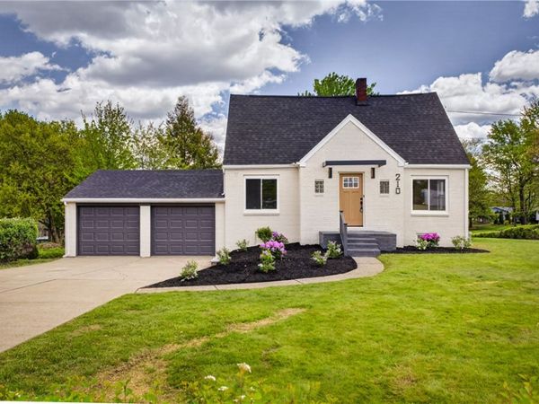 210 W Woodland Dr, Aliquippa, PA 15001