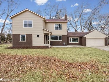 17348 Hilton Street, Southfield, MI 48075