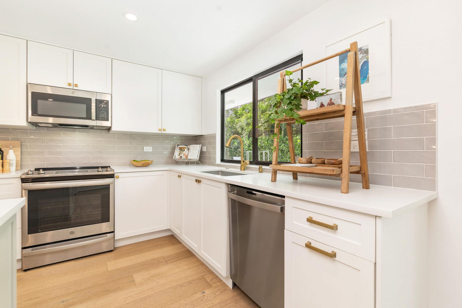 320 Linda Lane, West Palm Beach, FL 33405 Photo