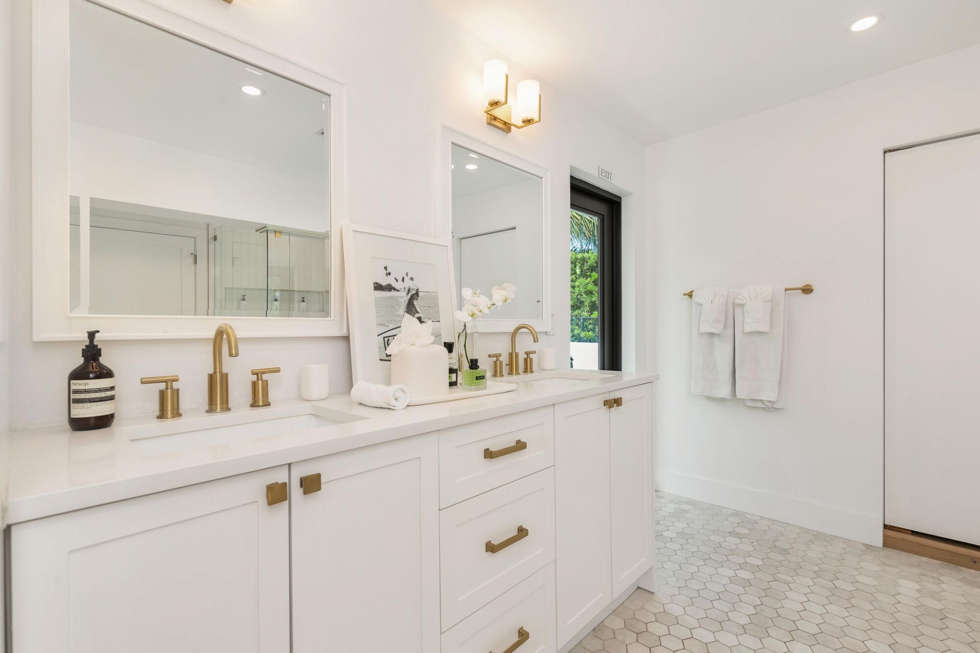 320 Linda Lane, West Palm Beach, FL 33405 Photo
