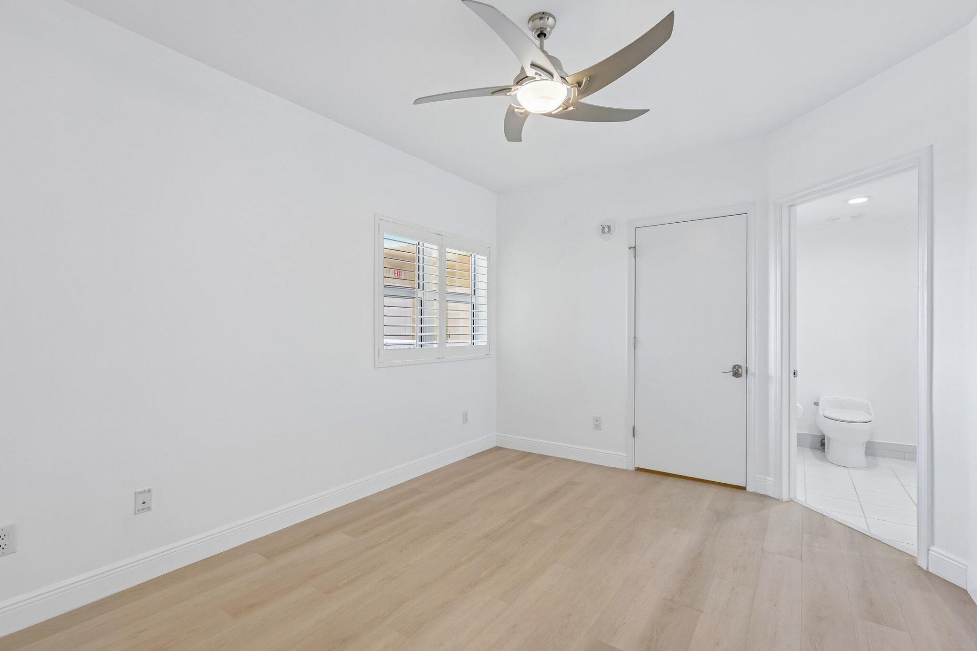 2650 Lake Shore Drive, Unit 1202, Riviera Beach, FL 33404 Photo