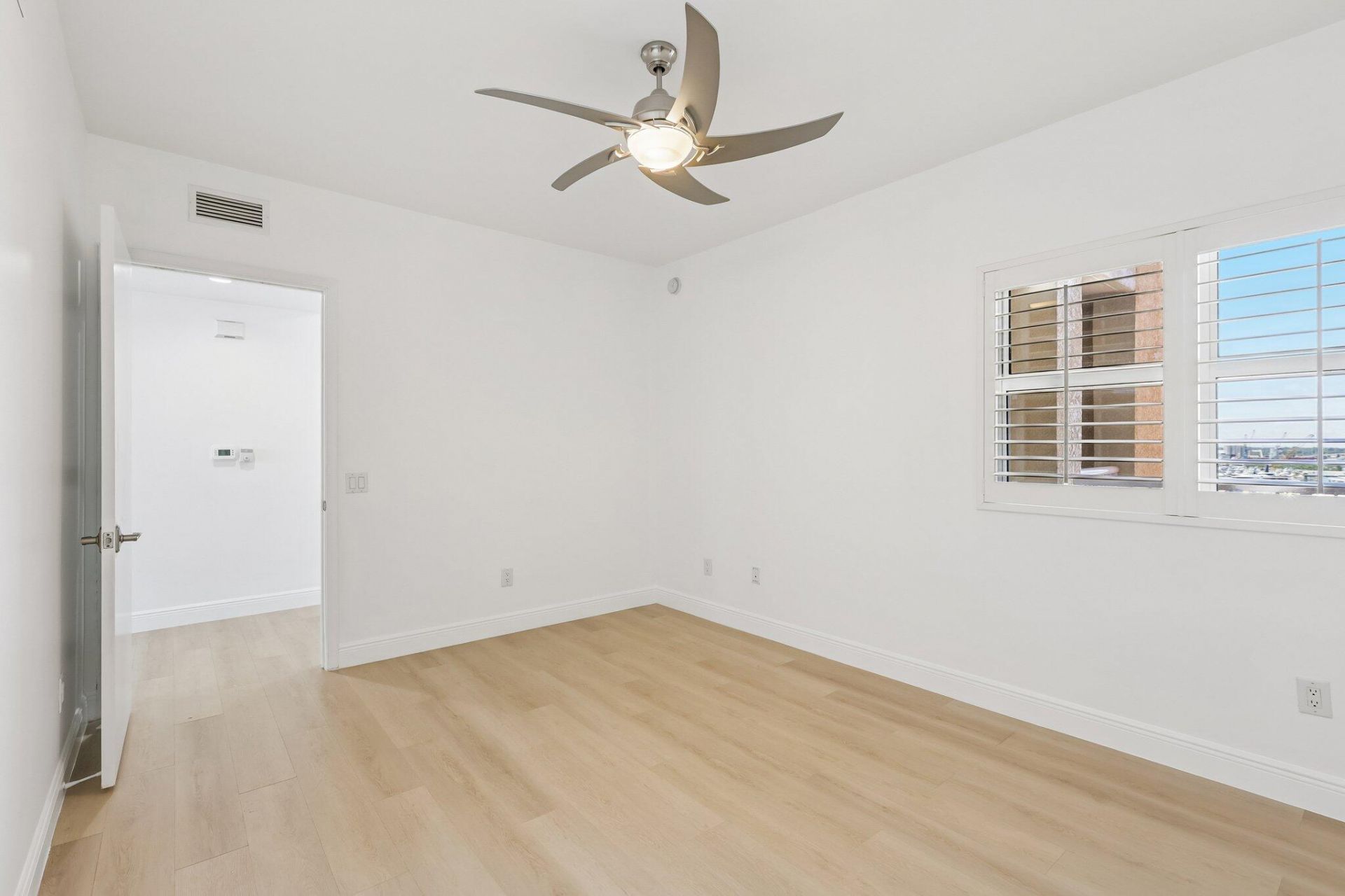 2650 Lake Shore Drive, Unit 1202, Riviera Beach, FL 33404 Photo