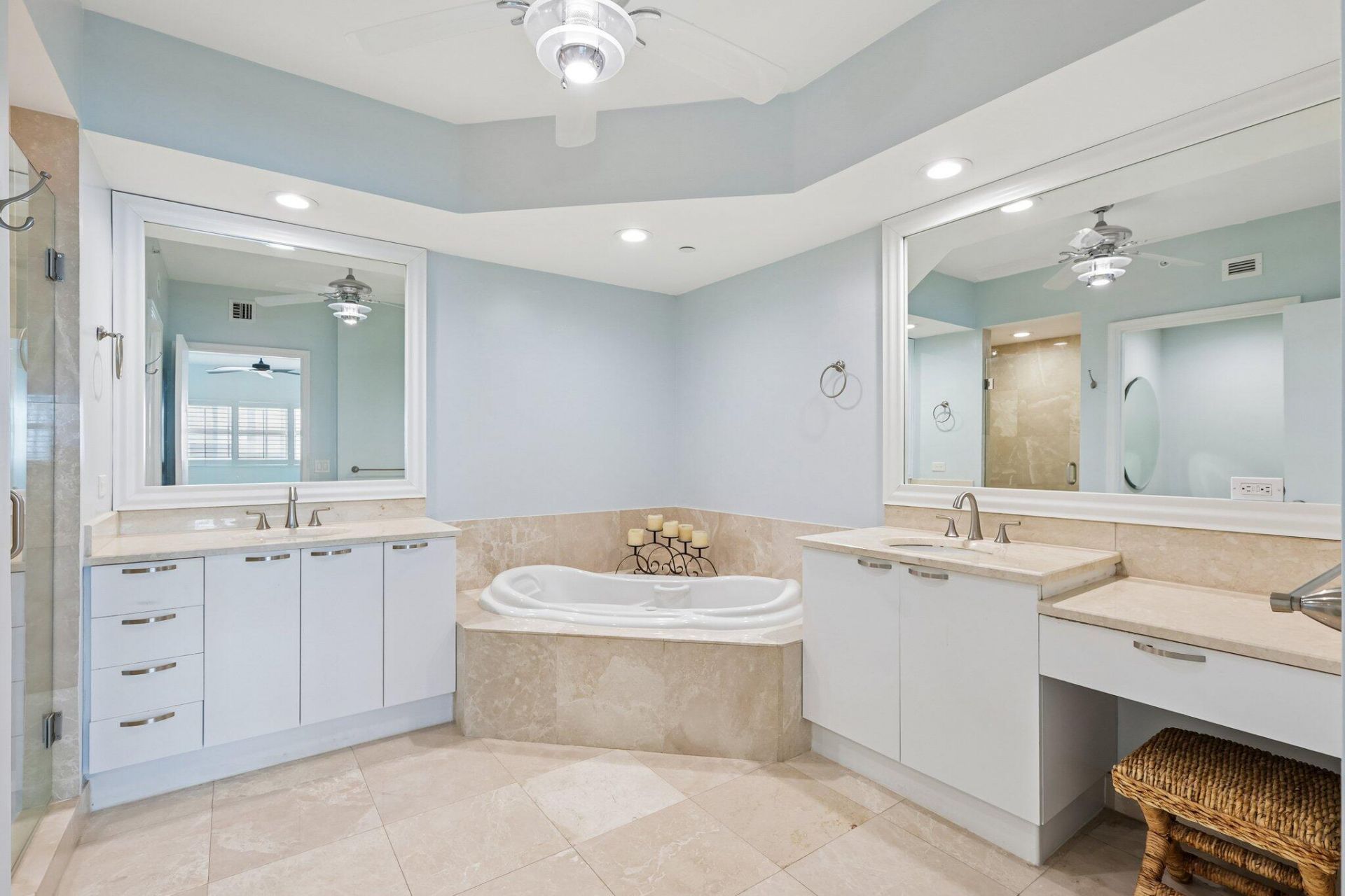 2650 Lake Shore Drive, Unit 1202, Riviera Beach, FL 33404 Photo