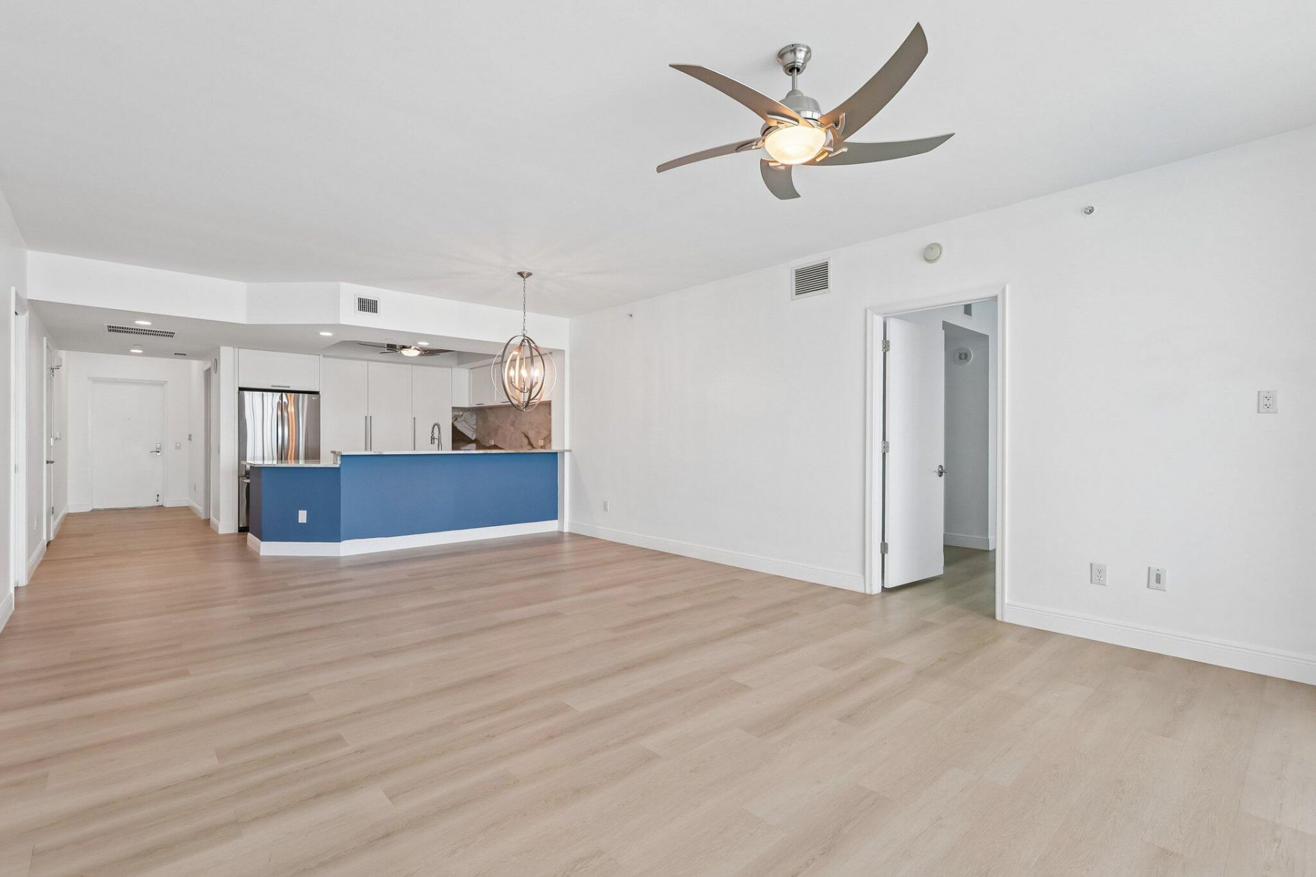 2650 Lake Shore Drive, Unit 1202, Riviera Beach, FL 33404 Photo