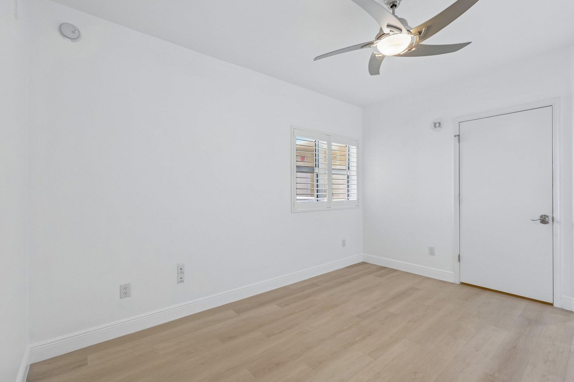 2650 Lake Shore Drive, Unit 1202, Riviera Beach, FL 33404 Photo