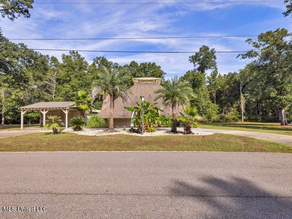 8332 Makiki Drive, Diamondhead, MS 39525